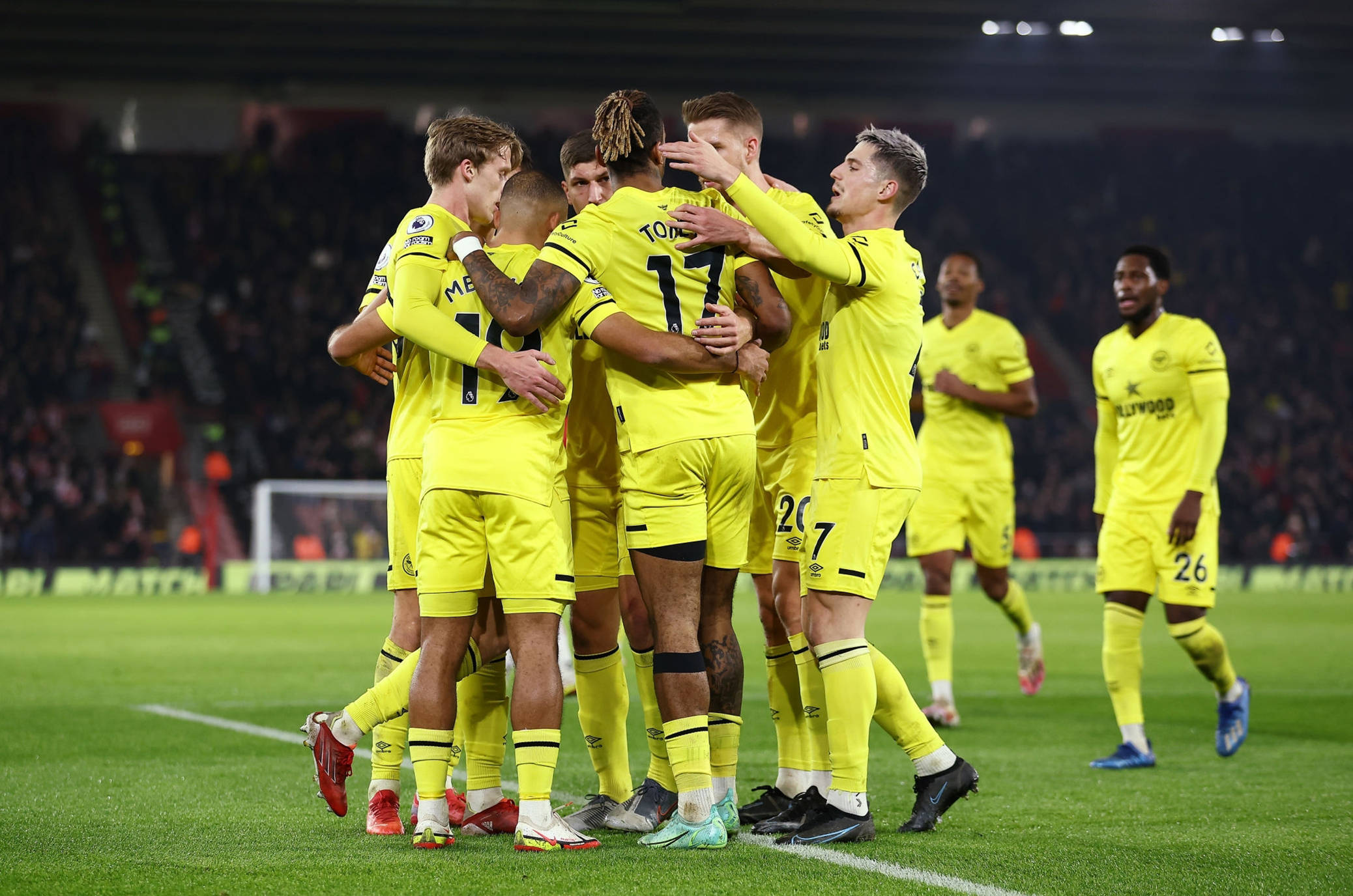 五名球员轮 五名球员轮