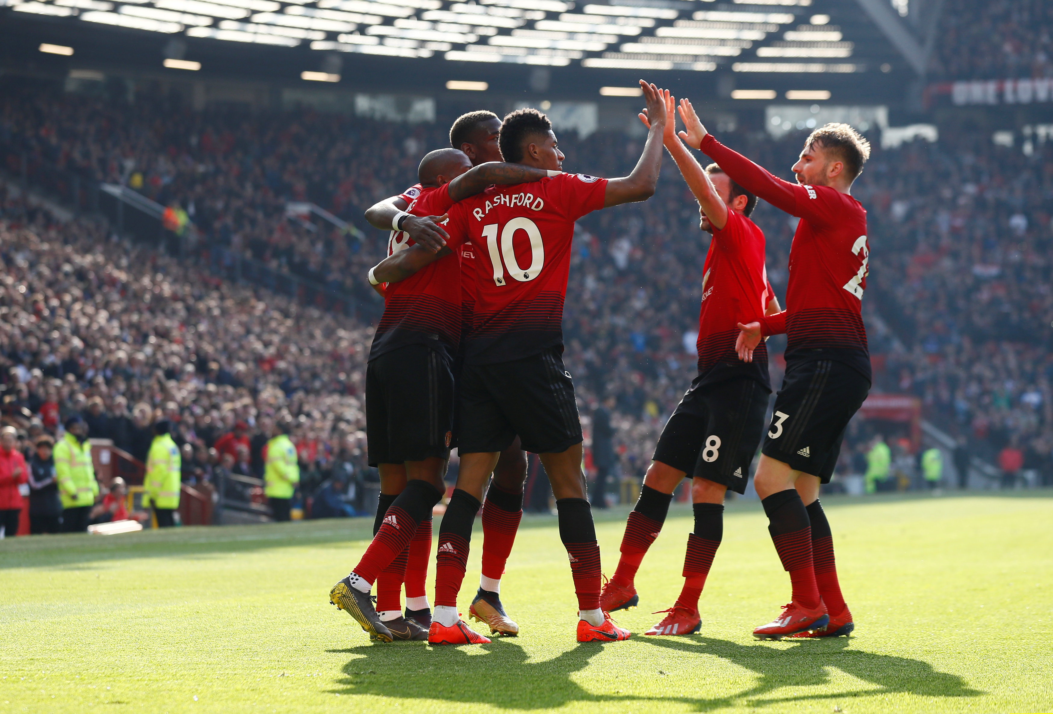 每体：曼联周六将去踢友谊赛，拉什福德留守基地继续等待巴萨.